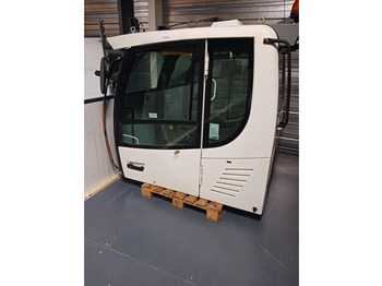 Cabină și interior LIEBHERR