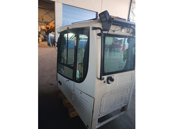 Cabină și interior LIEBHERR