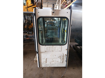 Cabină și interior LIEBHERR