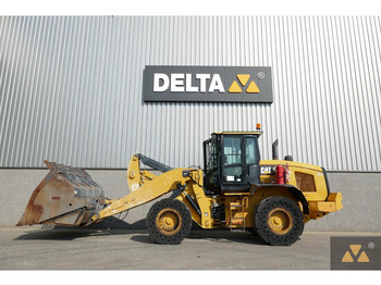 Încărcător frontal pe pneuri CATERPILLAR 938M