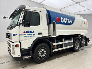 Camion cisternă VOLVO FM