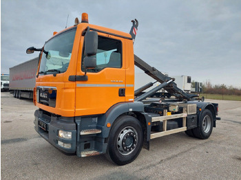 Camion cu cârlig MAN TGM 18.290