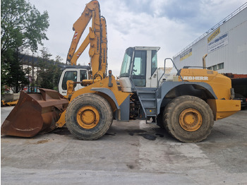 Încărcător frontal pe pneuri LIEBHERR L 564