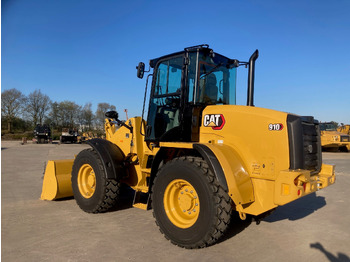 Încărcător frontal pe pneuri CATERPILLAR 910