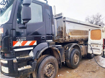 Camion basculantă IVECO Trakker