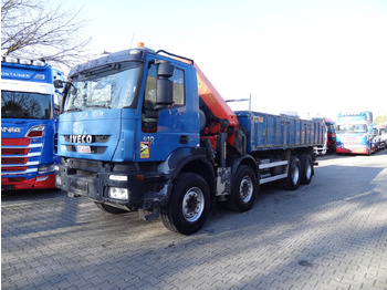 Camion cu macara IVECO Trakker