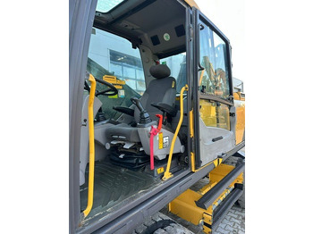 Excavator pentru manipulare de materiale Volvo EW210D MH: Foto 5