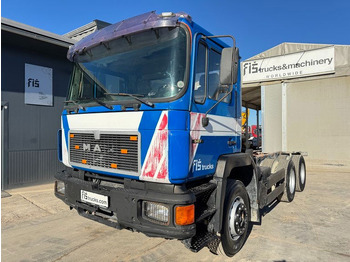 Camion şasiu MAN 25.272