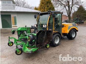 Încărcător frontal pe pneuri