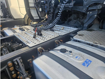 Cap tractor Scania R450: Foto 3