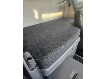 Cap tractor Scania R450: Foto 4