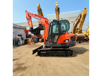 Excavator pe şenile DOOSAN DX60