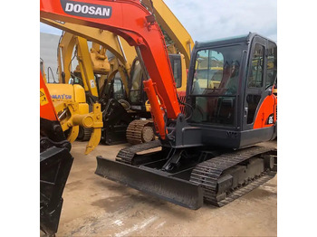 Excavator pe şenile DOOSAN DH55