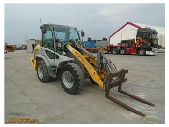 Încărcător frontal pe pneuri KRAMER