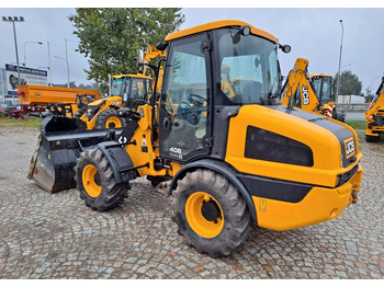 Încărcător frontal pe pneuri JCB 406: Foto 4