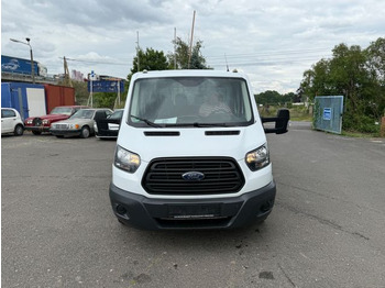 Autoutilitară cu platformă FORD Transit