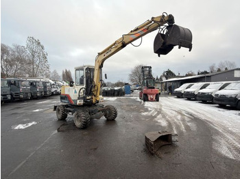 Excavator pe roţi YANMAR
