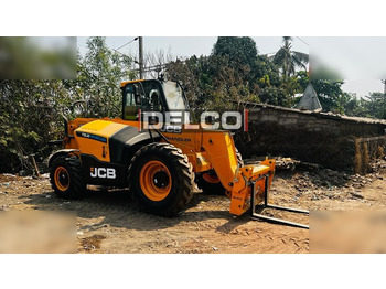 Stivuitor telescopic JCB