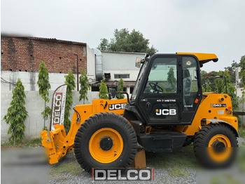 Stivuitor telescopic JCB