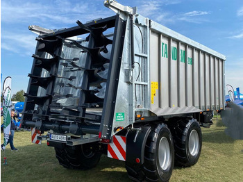 Maşină de împrăştiat gunoi de grajd