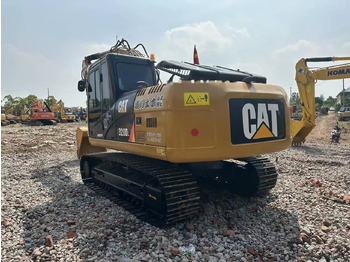 Excavator pe şenile CATERPILLAR 320D2