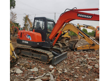 Excavator pe şenile DOOSAN DH55