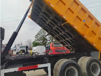 Camion basculantă SHACMAN
