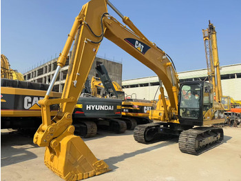 Excavator pe şenile CATERPILLAR 320CL