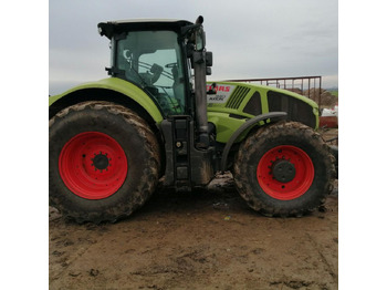 Tractor agricol CLAAS Axion 940