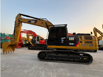 Excavator pe şenile CATERPILLAR 320D2