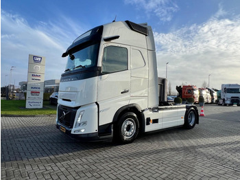 Cap tractor VOLVO FH 460