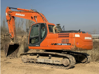 Excavator pe şenile DOOSAN DX225LC