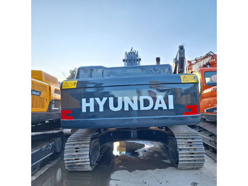 Excavator pe roţi HYUNDAI