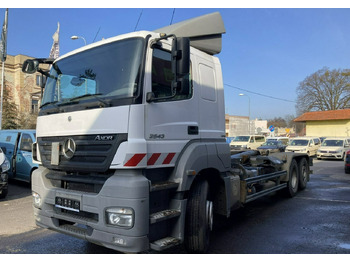 Camion cu cârlig MERCEDES-BENZ Axor 2543