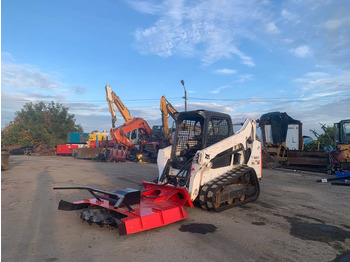 Mini încărcător BOBCAT T590