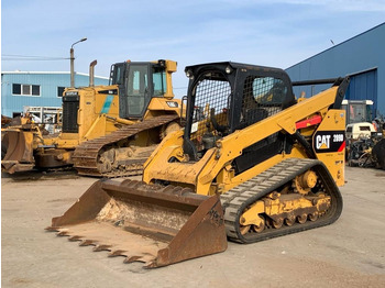 Mini încărcător CATERPILLAR