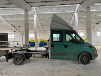Cap tractoare BE, Autoutilitară cabină dublă Iveco 3551: Foto 5 Cap tractoare BE, Autoutilitară cabină dublă Iveco 3551: Foto 5