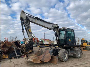 Excavator pe roţi JCB JS145W