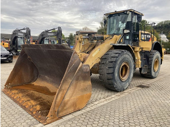 Încărcător frontal pe pneuri CATERPILLAR 972M