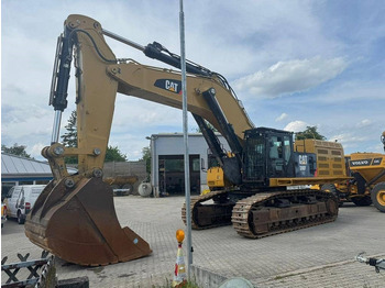 Excavator pe şenile CATERPILLAR 390