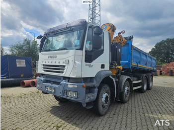 Camion cu macara IVECO Trakker