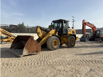 Încărcător frontal pe pneuri CATERPILLAR 926M