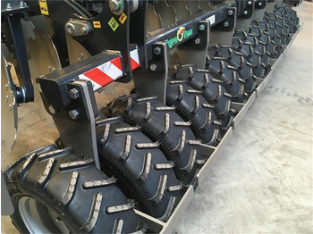 Agro - TOM 4 m. bugseret med slæbeplanke  în leasing Agro - TOM 4 m. bugseret med slæbeplanke: Foto 5