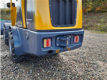 Încărcător articulat Eurotrac W11: Foto 4