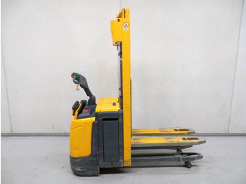 Transpalet la mare înălţime JUNGHEINRICH