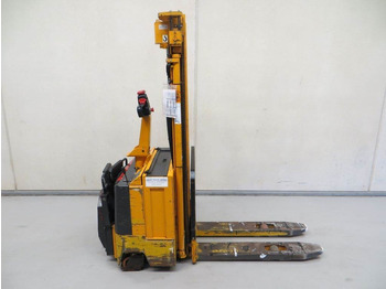 Transpalet la mare înălţime