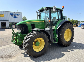 Tractor agricol JOHN DEERE 7530