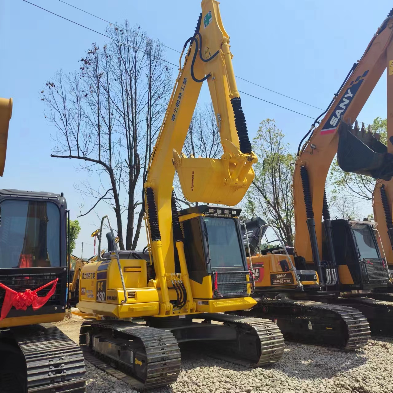 Excavator pe şenile KOMATSU PC130