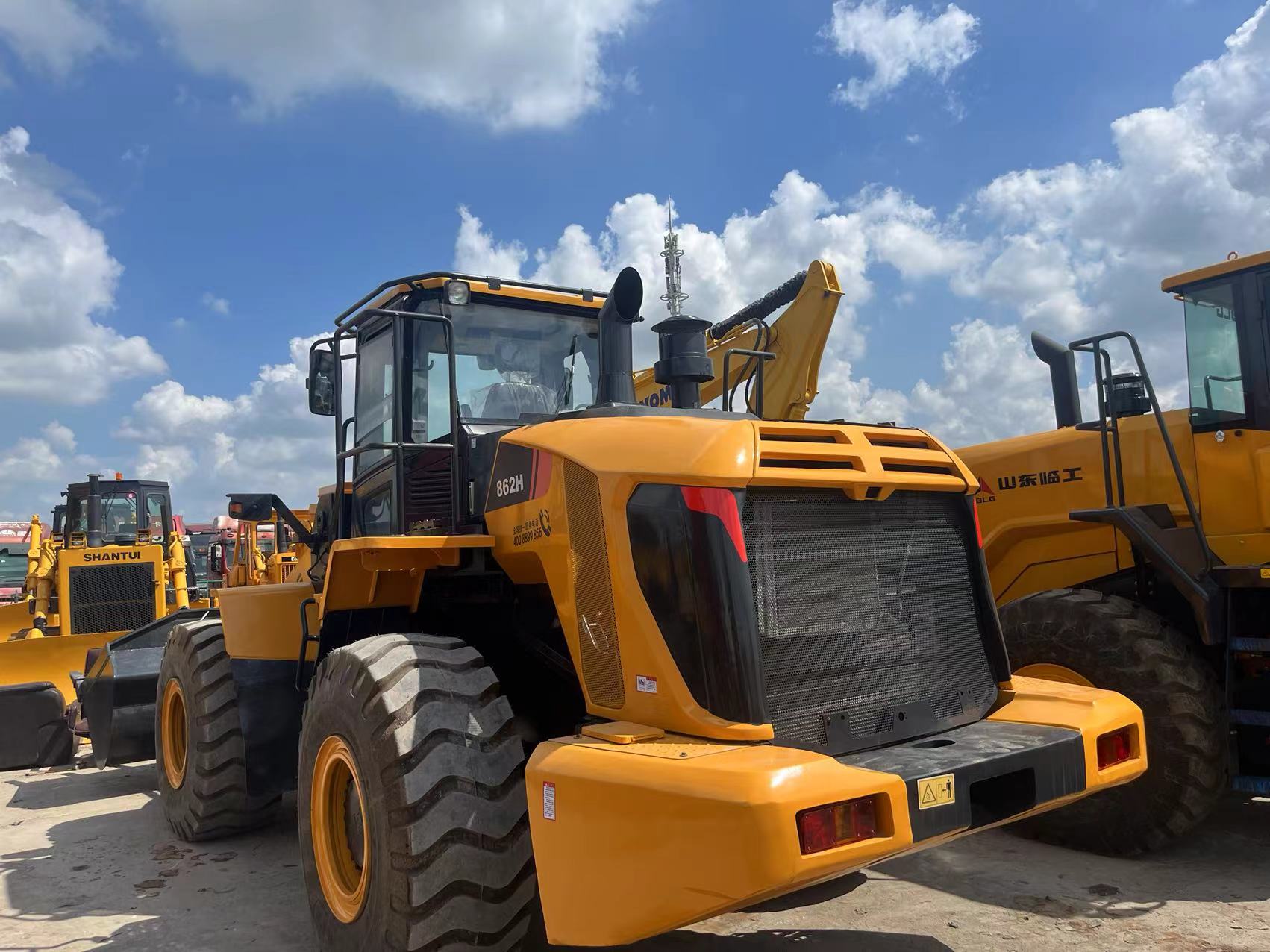 Încărcător frontal pe pneuri LIUGONG