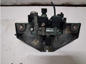 Motor şi piese pentru Camion VOLVO PODSTAWA FILTRÓW PALIWA VOLVO FH FM 4 RENAULT GAMA T C K RANGE: Foto 3 Motor şi piese pentru Camion VOLVO PODSTAWA FILTRÓW PALIWA VOLVO FH FM 4 RENAULT GAMA T C K RANGE: Foto 3